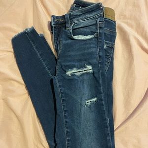 American Eagle skinny jeans. Size 000.